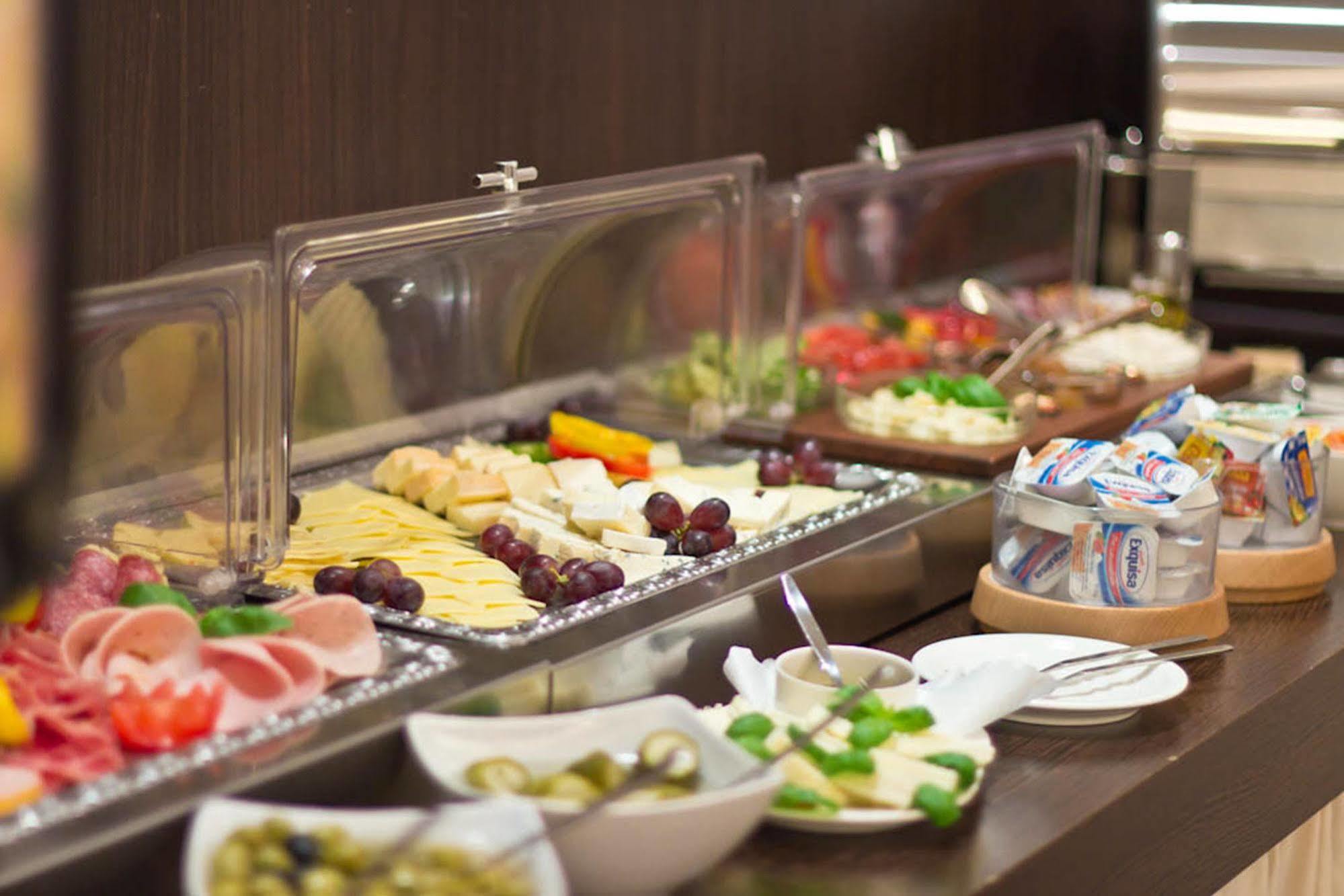 Ivbergs Hotel Berlin Messe Екстер'єр фото